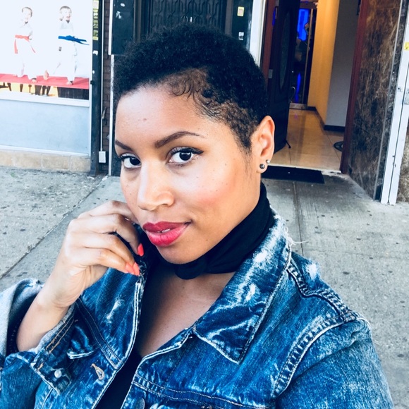 Meet your Posher, Maria - Picture 1 of 1